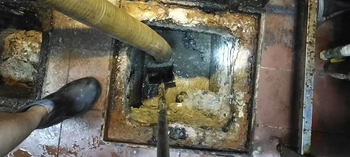 保亭污水池清理一般都有毒气，怎么预防中毒呢？